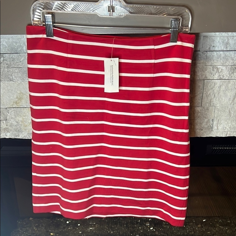 Banana Republic Red and White Pencil Skirt size 6